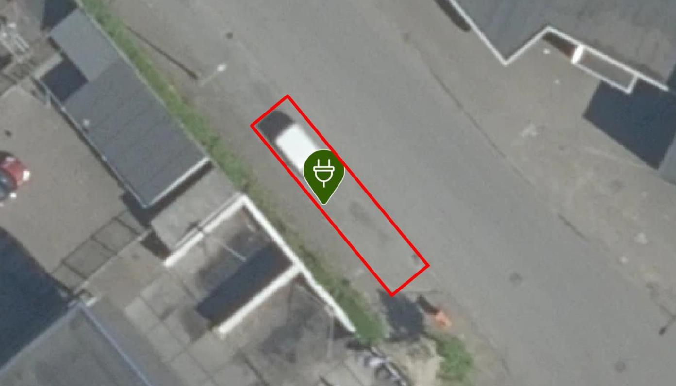 Luchtfoto van locatie waar de laadpaal komt