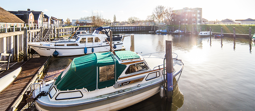 foto van een haven in de gemeente
