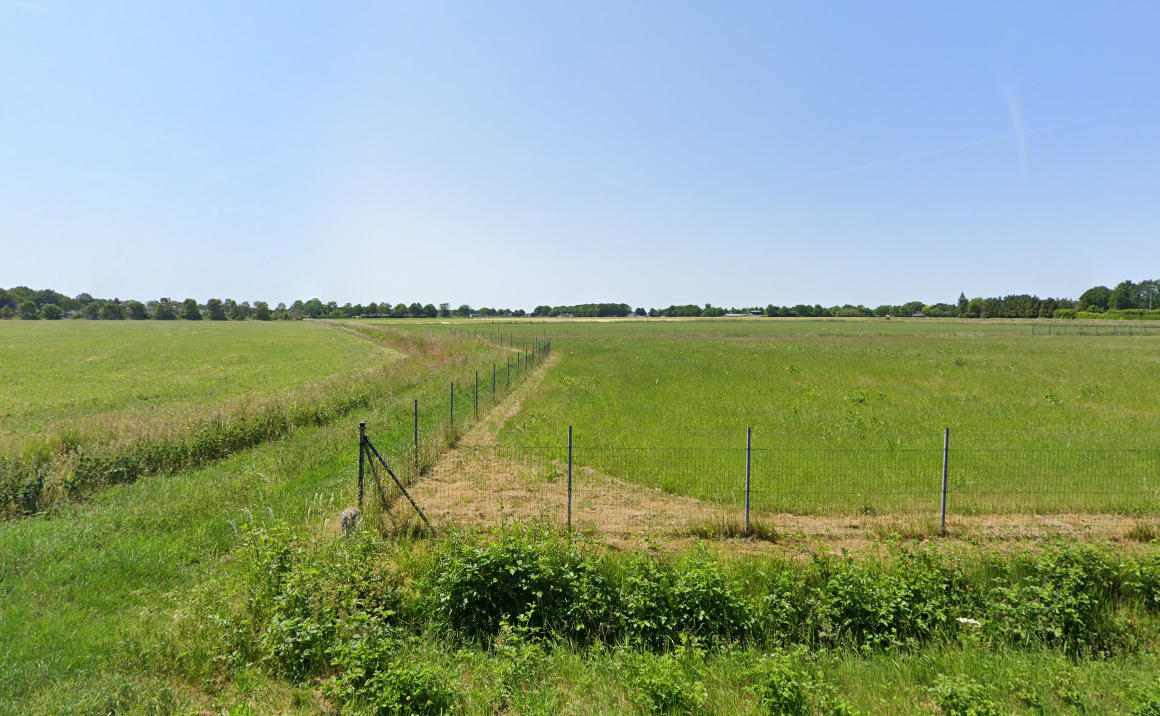 Afbeelding met buitenshuis, hemel, grasland, veld

Automatisch gegenereerde beschrijving