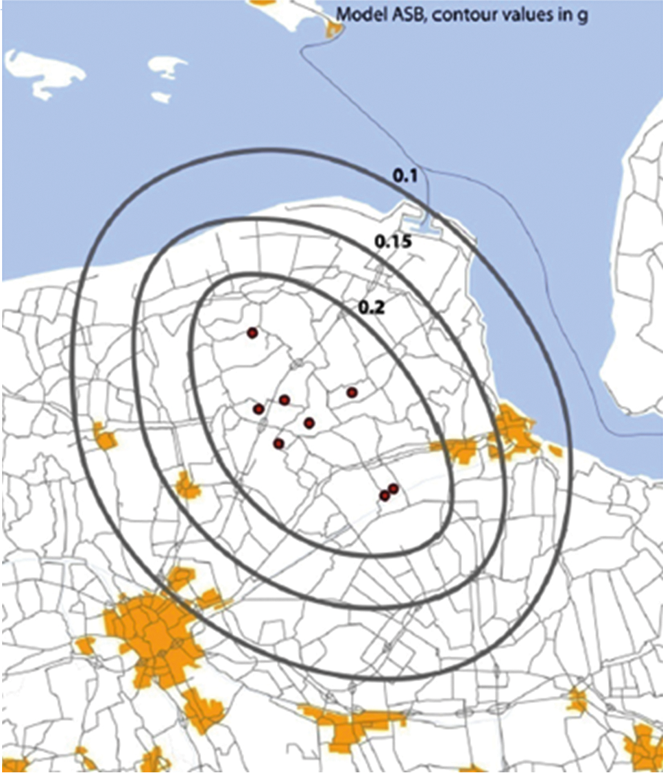 Figuur 5.2 Contouren van de maximale grondversnelling (PGA, in g) bij een aardbeving van magnitude 5,0 in de regio Groningen