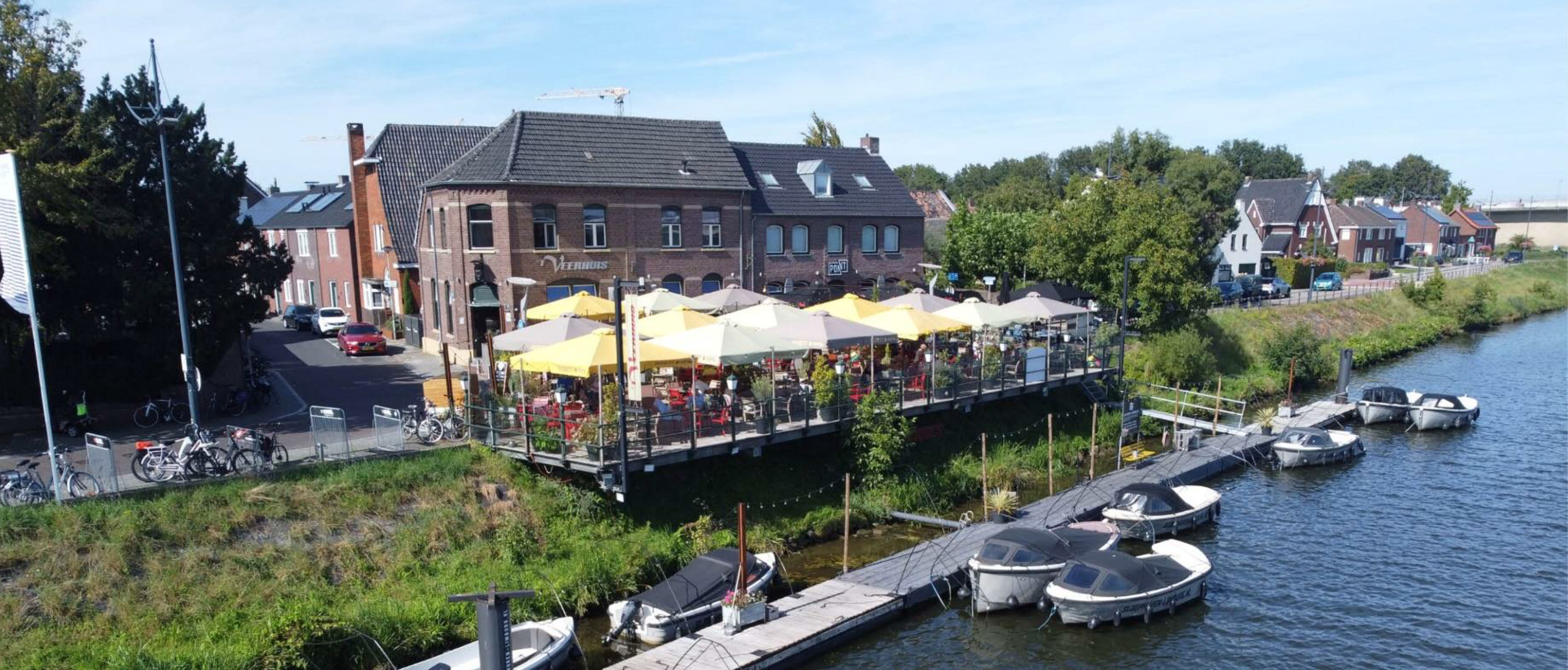 Foto van het vooraanzicht van het Veerhuis in Wessem